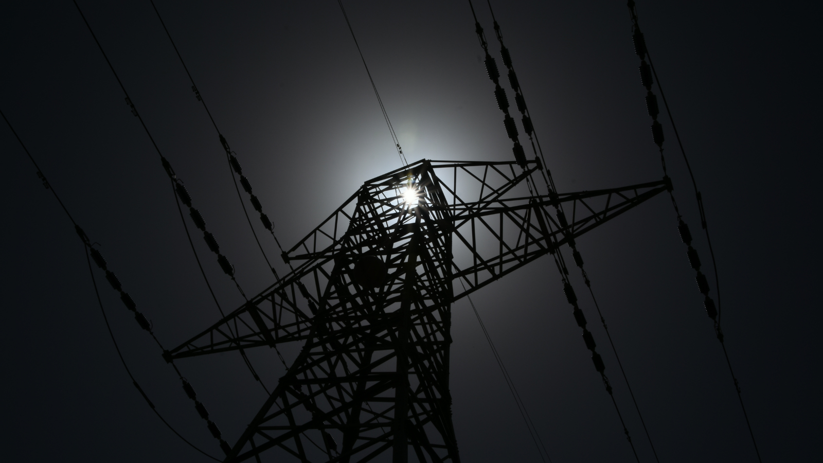 Karanlıkta kalan İspanya: Elektrik şebekesinde ne oldu?