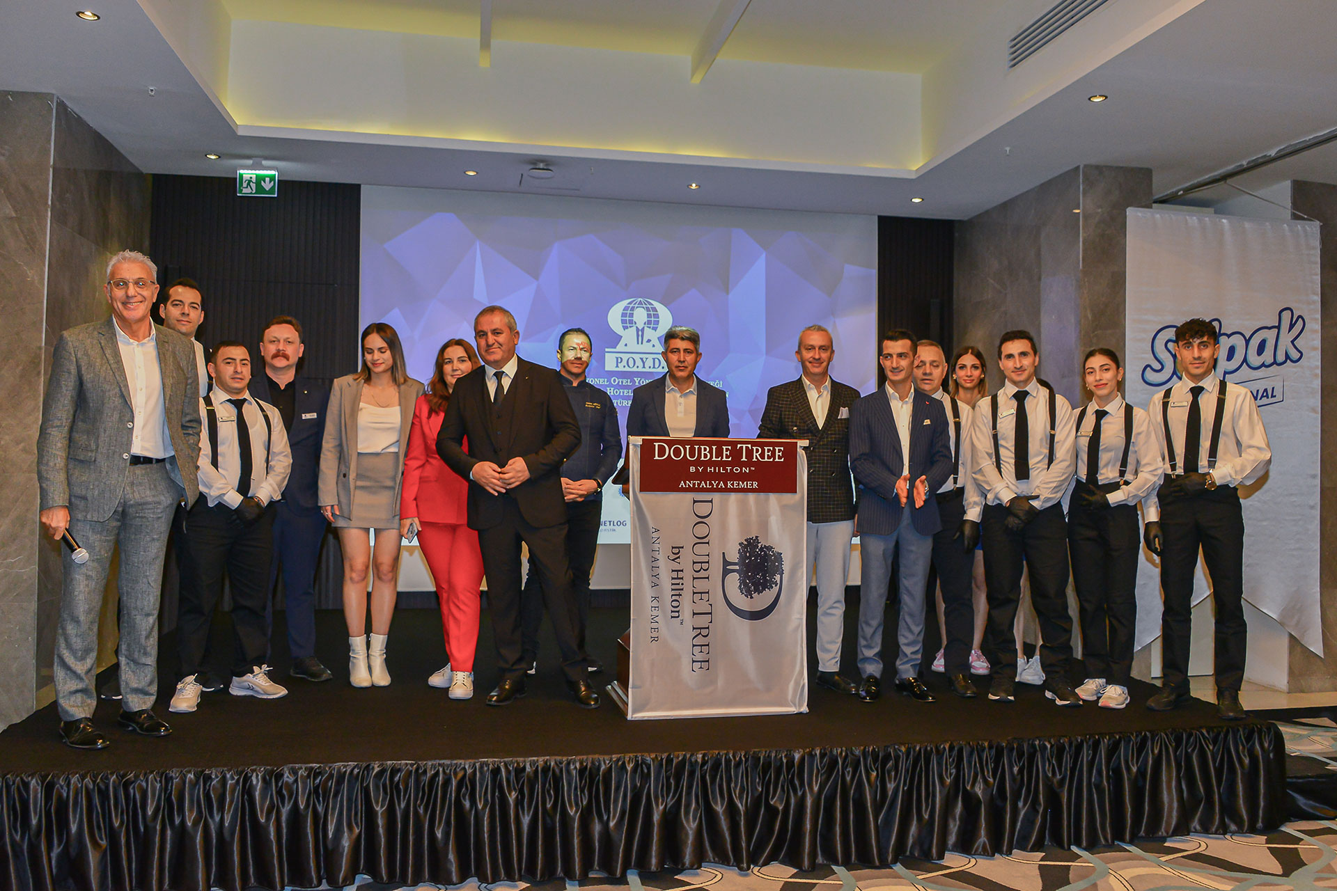 Kasım ayı Geleneksel Öğle Yemeğimiz Double Tree by Hilton Kemer Hotel’ in muhteşem misafirperverliğinde ve üyelerimizin yoğun katılımıyla gerçekleşti.