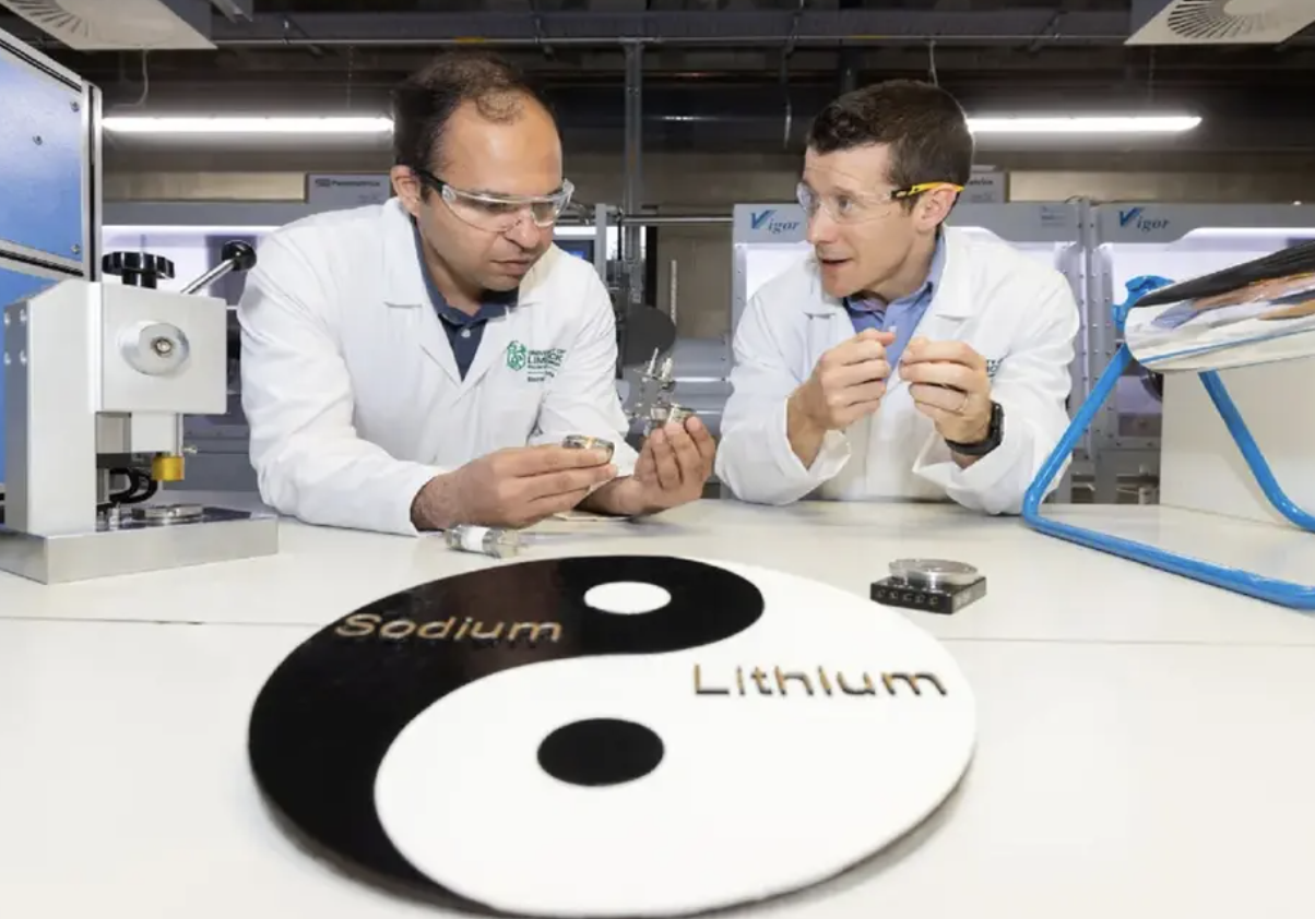 World’s first dual-cation battery endures 1,000 cycles with lithium and sodium mix